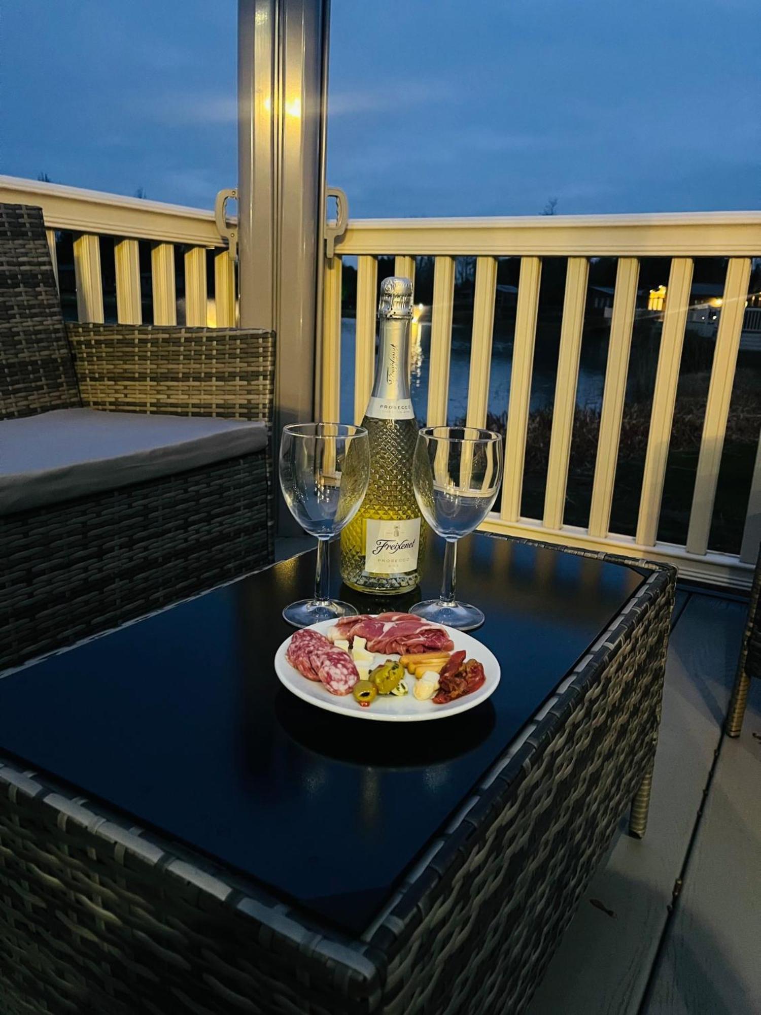 Lakeside Escape With Hot Tub * York