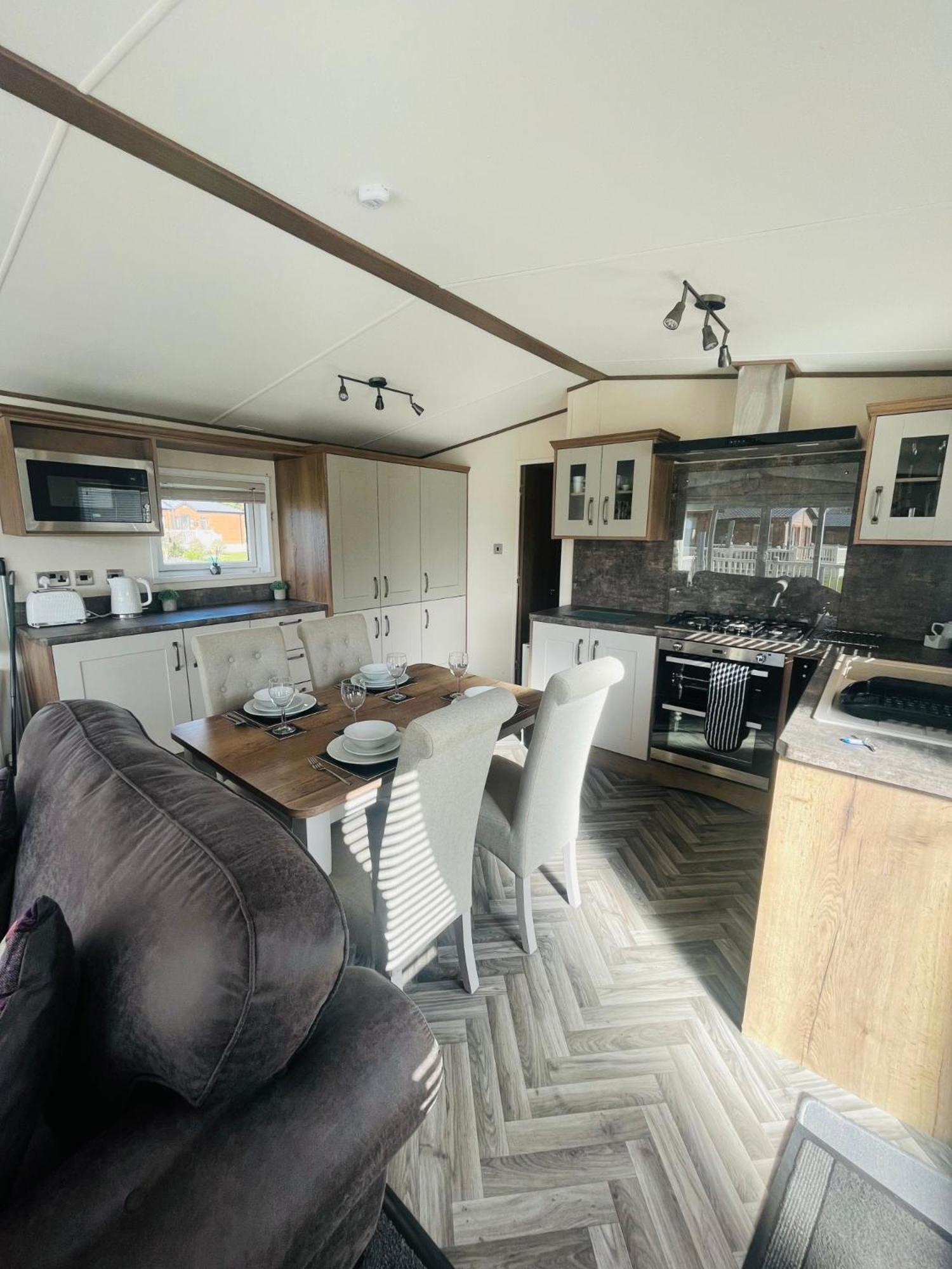 Lakeside Escape With Hot Tub * York
